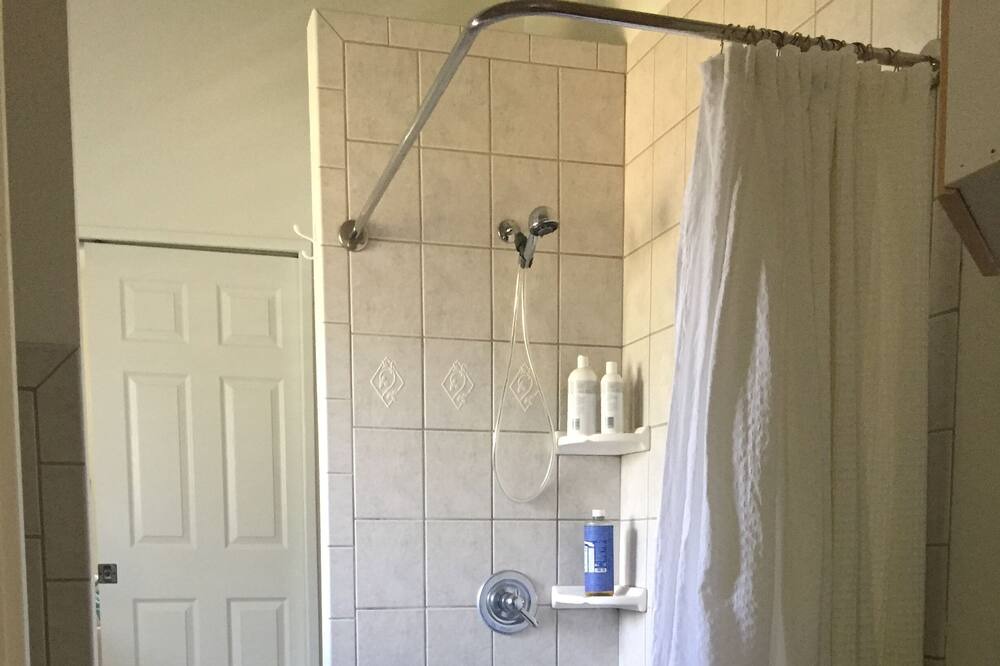 Photo of Bathroom in Waimanalo