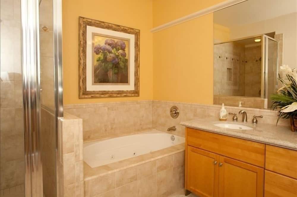 Photo of Bathroom in Kamuela