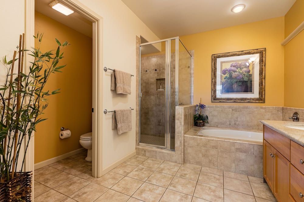 Photo of Bathroom in Kamuela