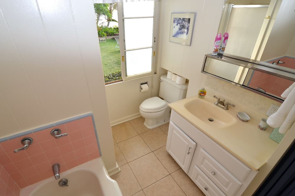 Photo of Bathroom in Haleiwa