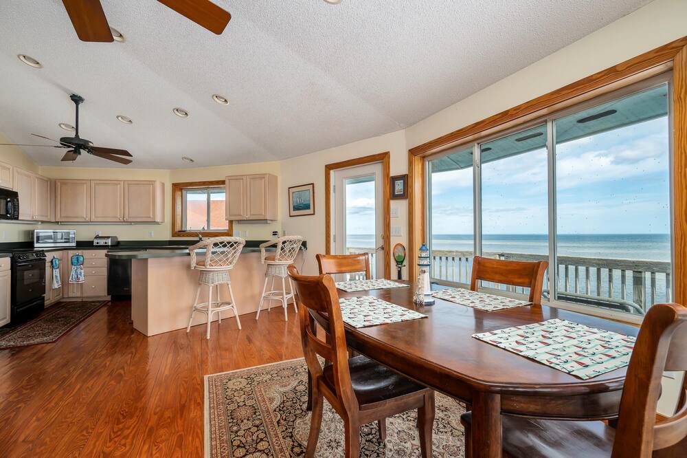 Photo of Kitchen in Cedar Island