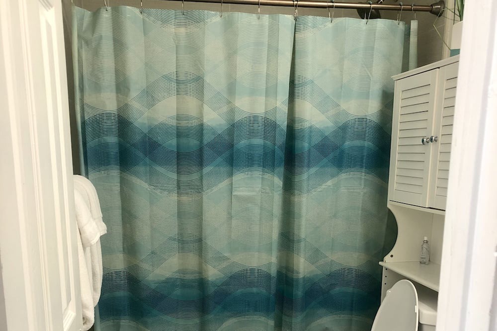 Photo of Bathroom in Kahalu u