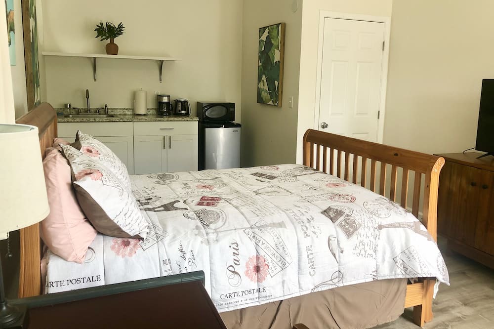 Photo of Bedroom in Kahalu u
