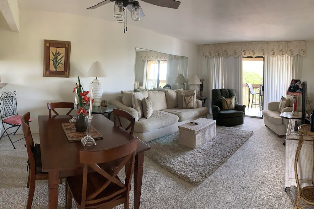 Photo of Livingroom in Kailua-Kona