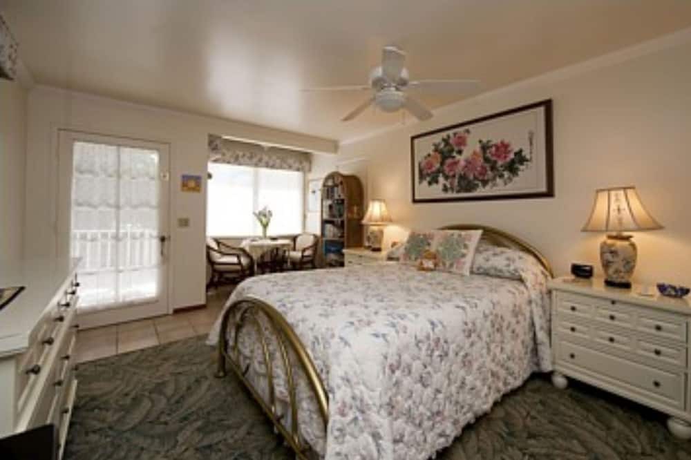 Photo of Bedroom in Lanikai