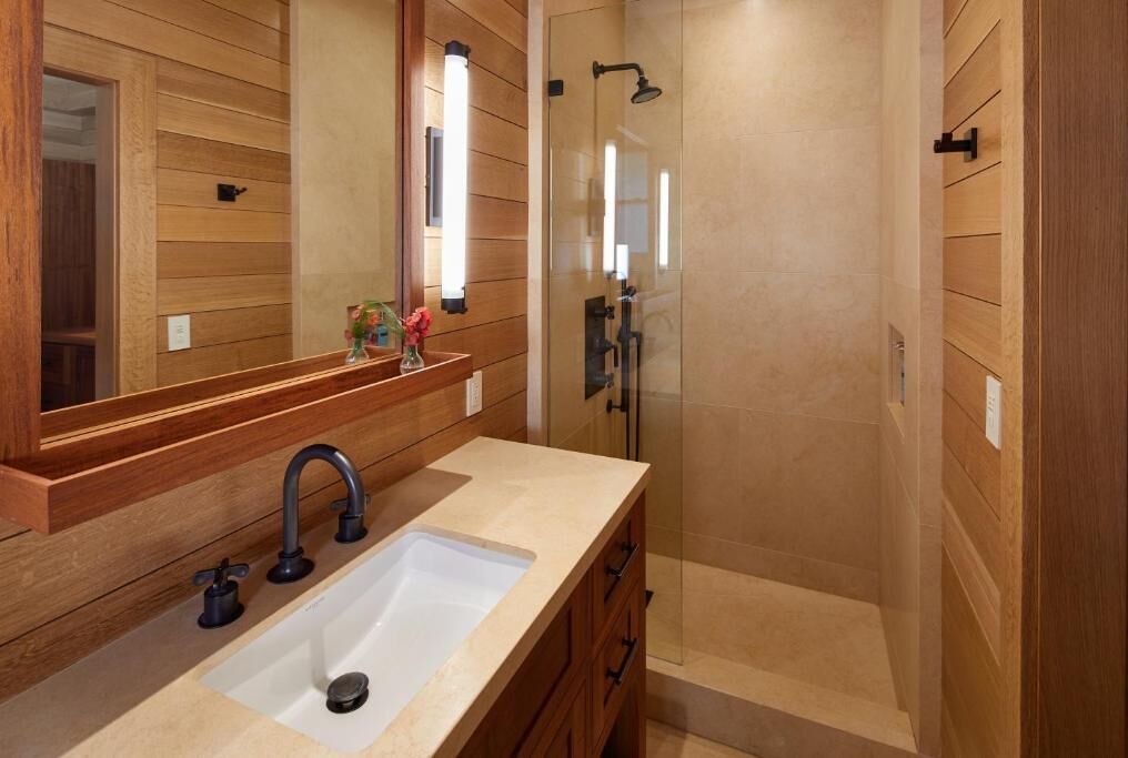Photo of Bathroom in Lanai City