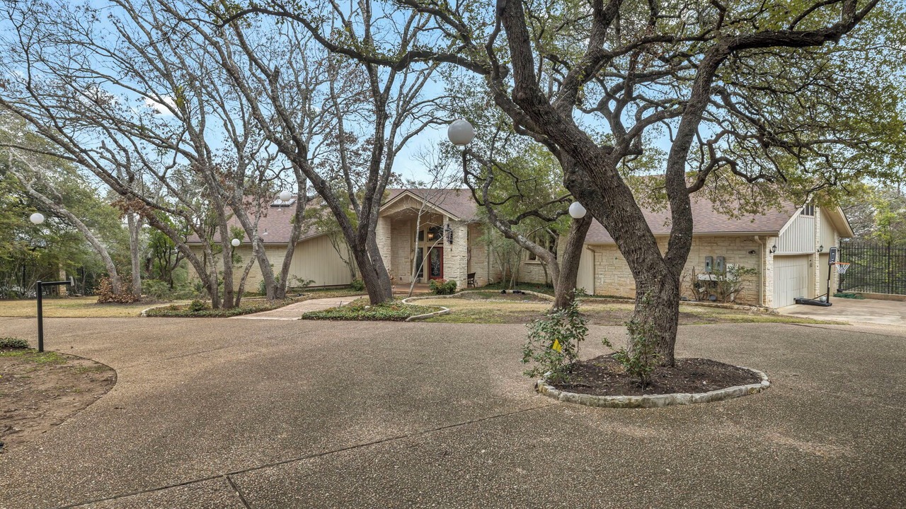Photo of Outdoor in The Estates Above Lost Creek