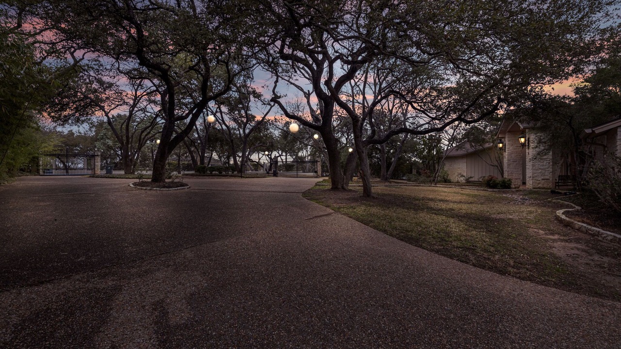Photo of Outdoor in The Estates Above Lost Creek