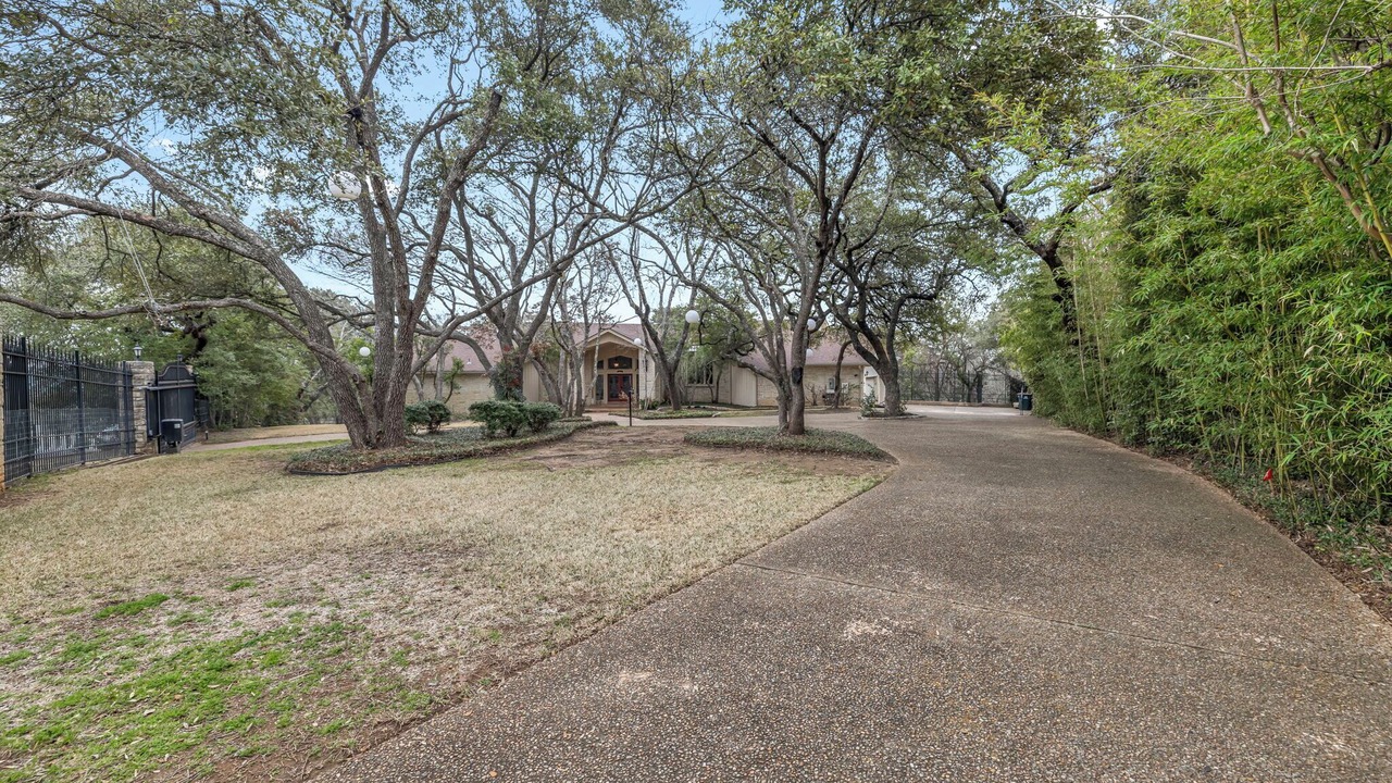 Photo of Outdoor in The Estates Above Lost Creek