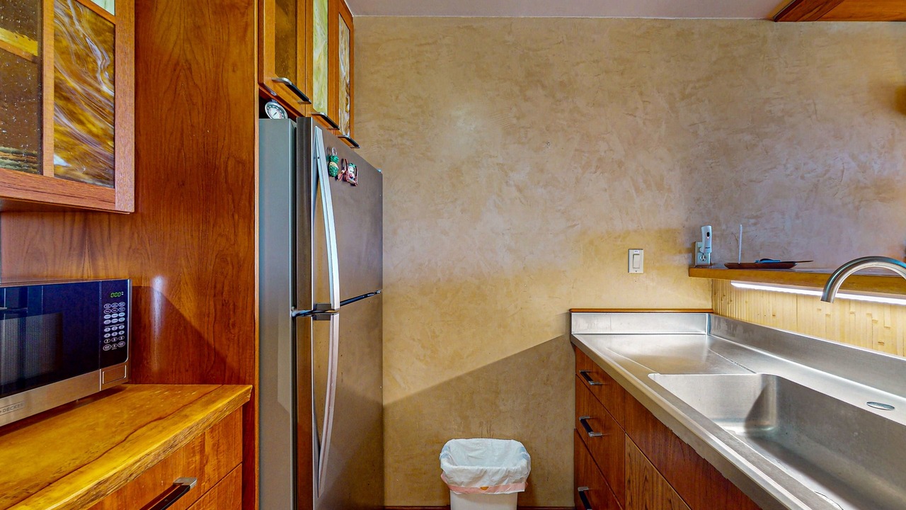 Photo of Kitchen in Maunaloa