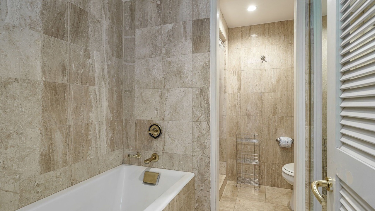 Photo of Bathroom in Waikiki
