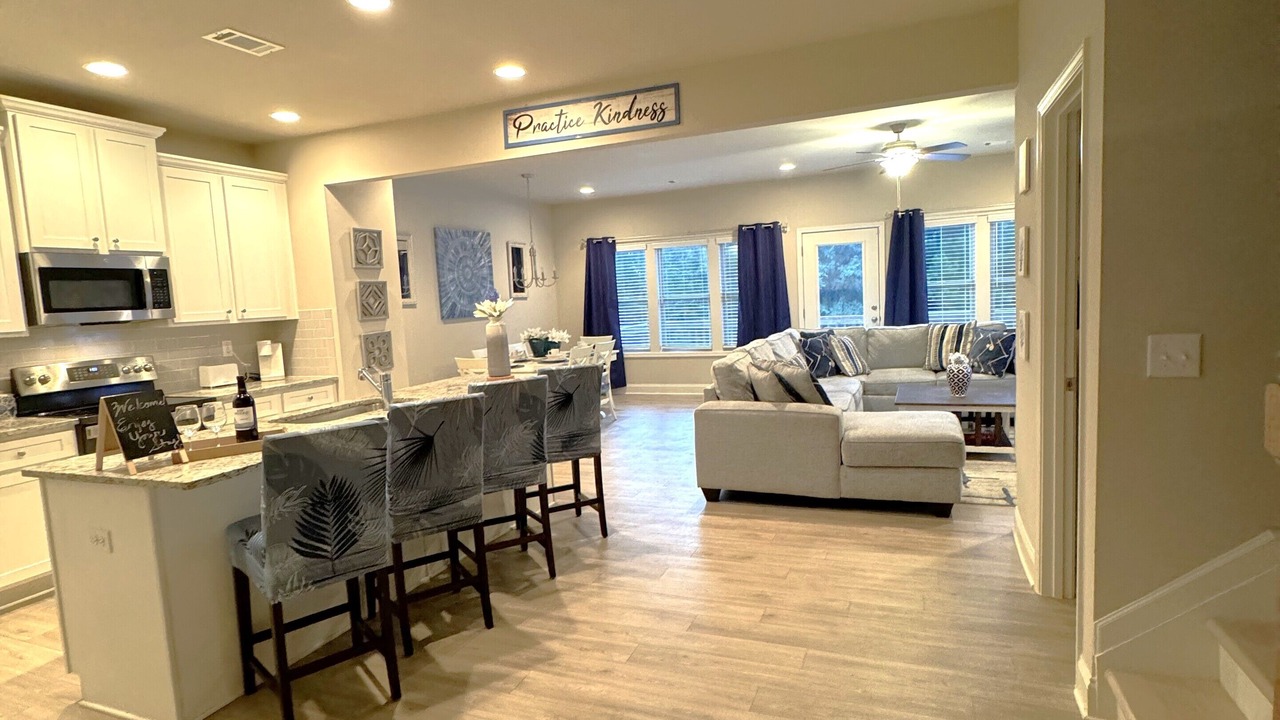 Photo of Livingroom in Buford
