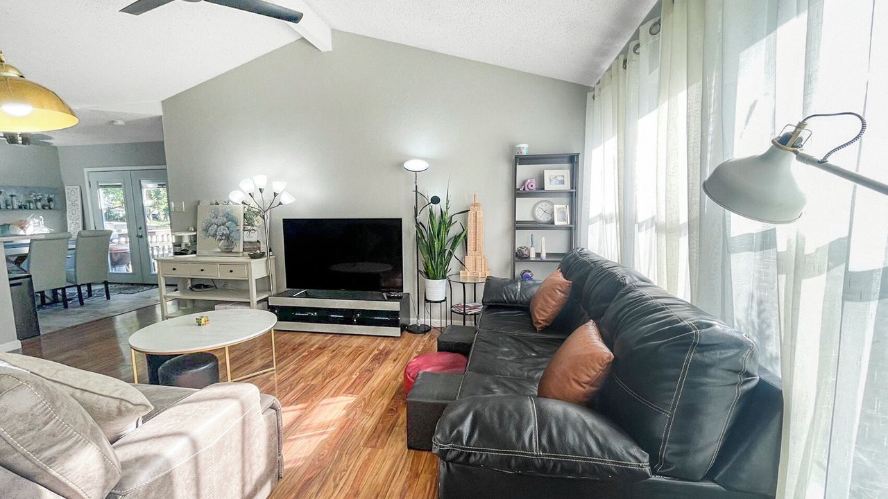 Photo of Livingroom in Wells Branch