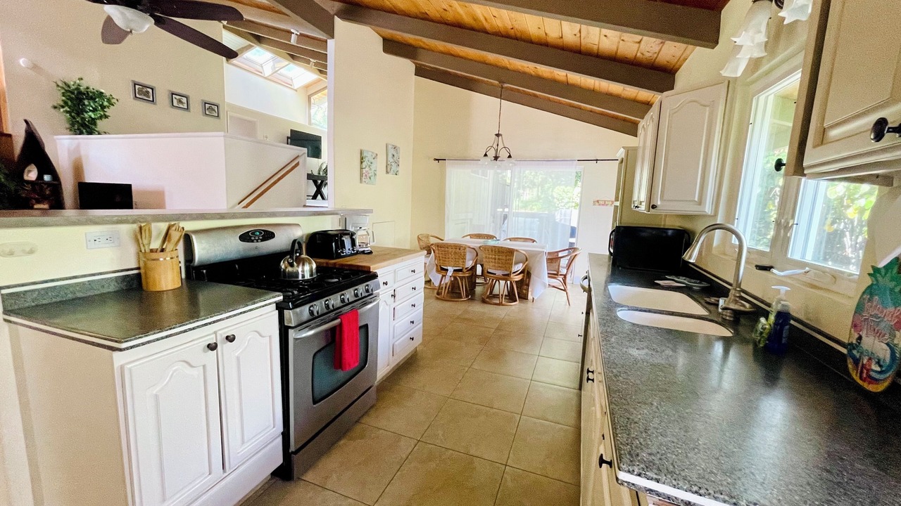 Photo of Kitchen in Kahaluu Bay