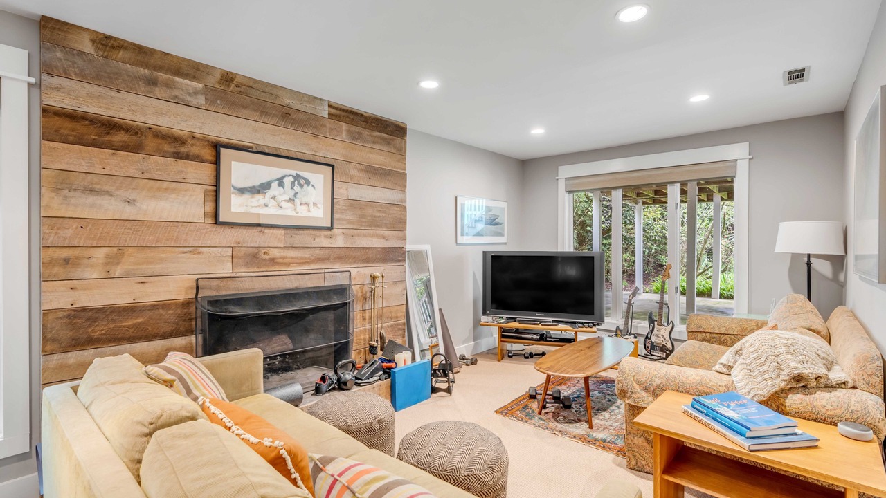 Photo of Livingroom in Sullivan's Island