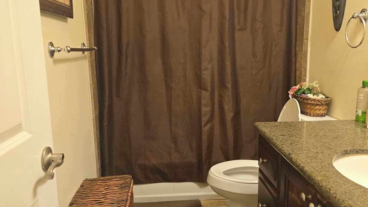 Photo of Bathroom in Wailuku