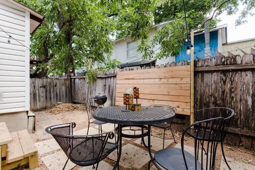 Photo of Outdoor in Govalle