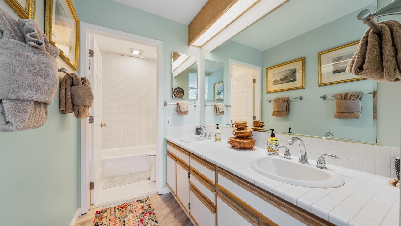 Photo of Bathroom in Keauhou