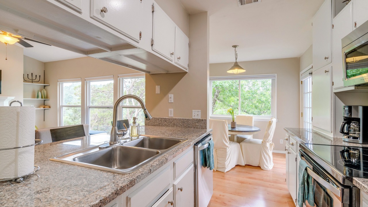 Photo of Kitchen in Westlake Highlands