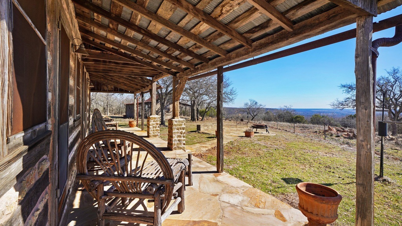 Photo of Patio Balcony in Thurber