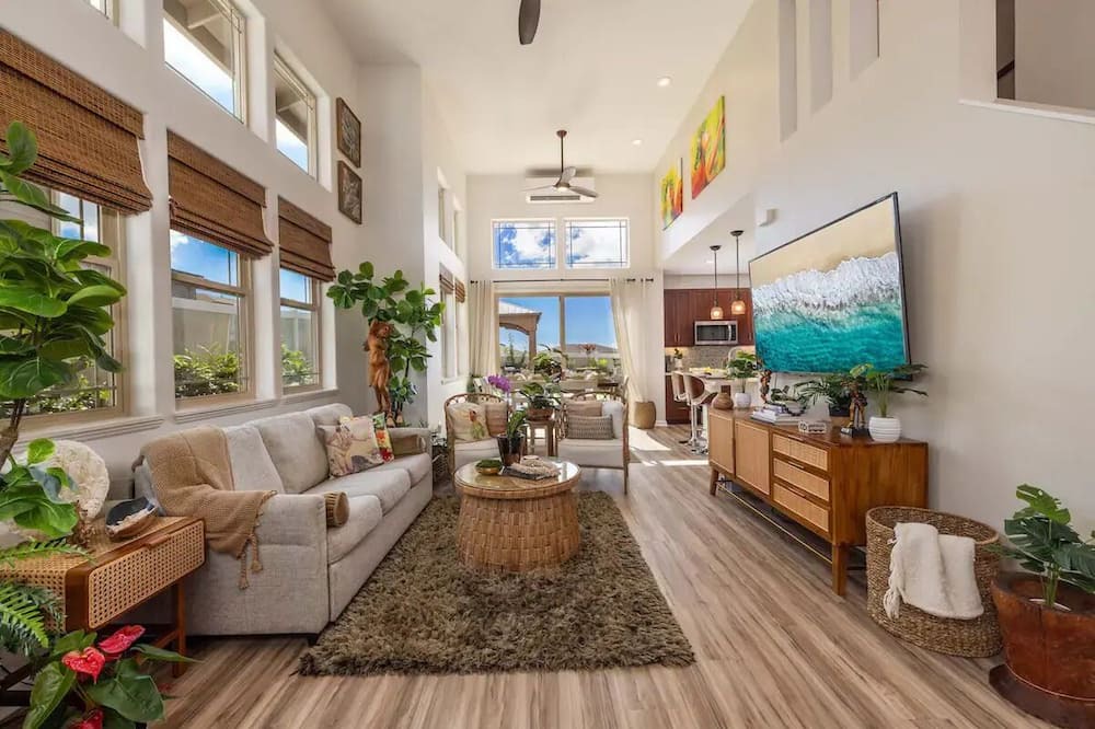 Photo of Livingroom in Makaha Valley