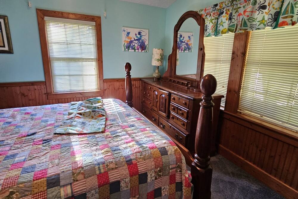 Photo of Bedroom in Conway