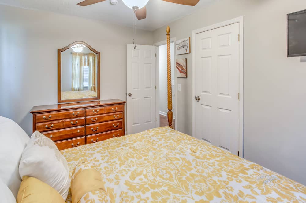 Photo of Bedroom in Marion