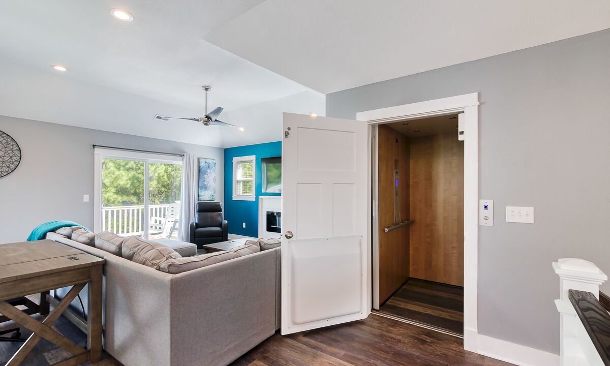 Photo of Livingroom in Monteray Shores