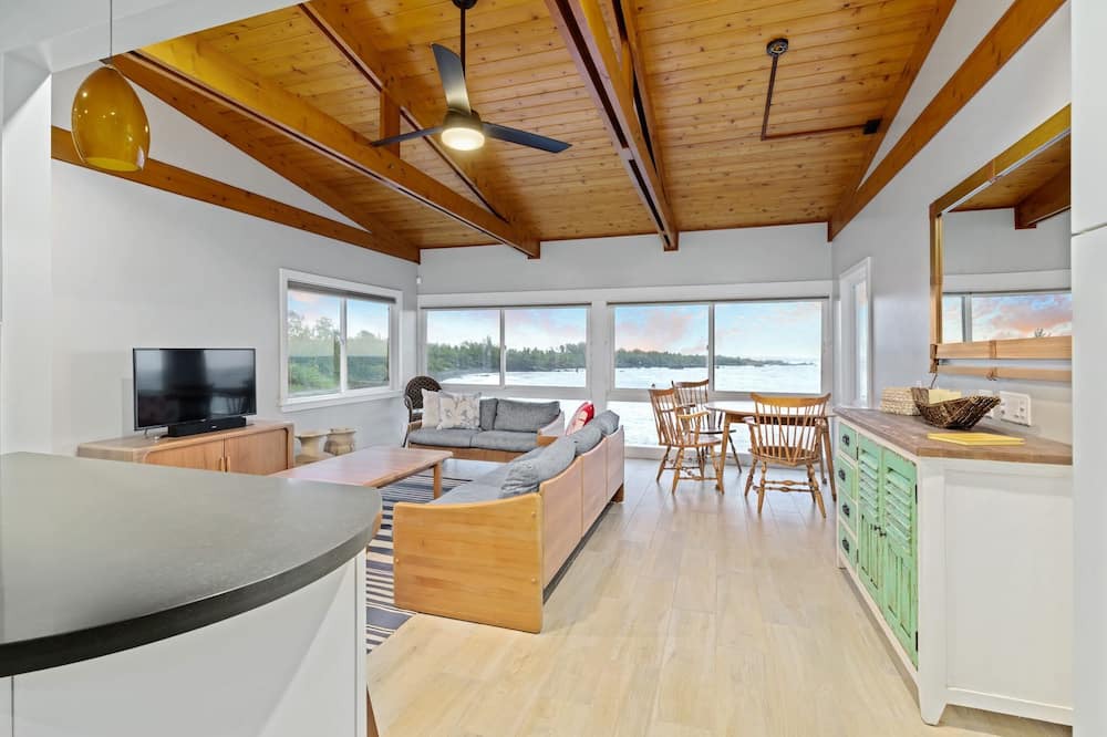 Photo of Livingroom in Hana
