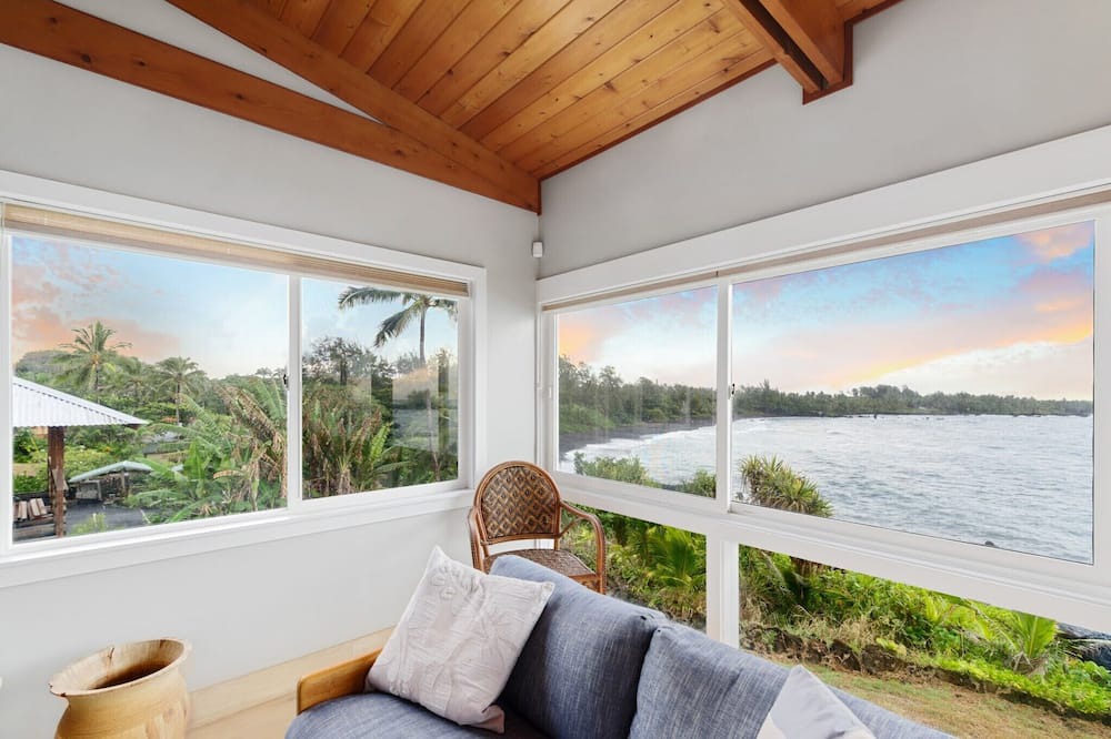 Photo of Livingroom in Hana