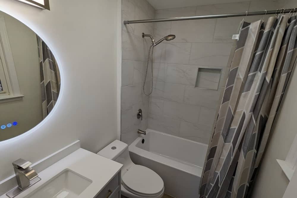 Photo of Bathroom in Arcadia