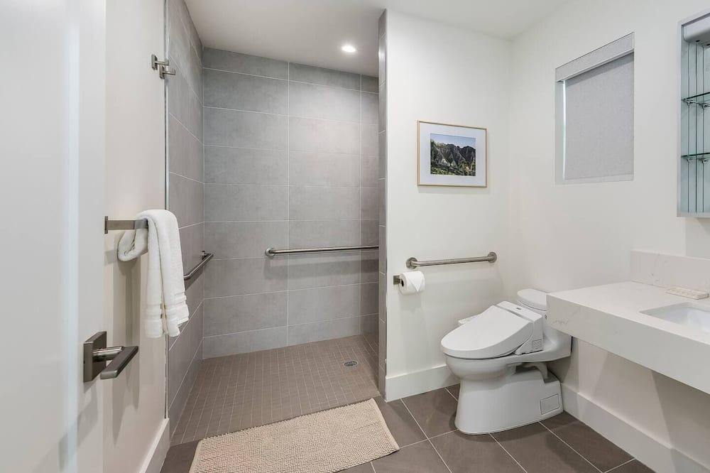 Photo of Bathroom in Kaneohe
