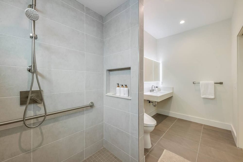 Photo of Bathroom in Kaneohe