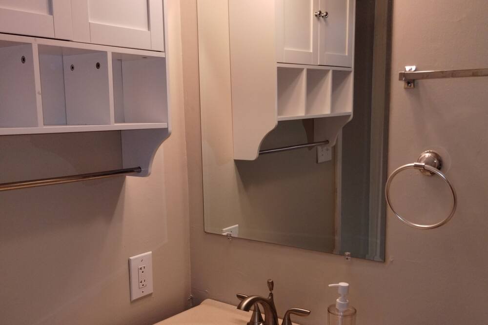 Photo of Bathroom in White Stone