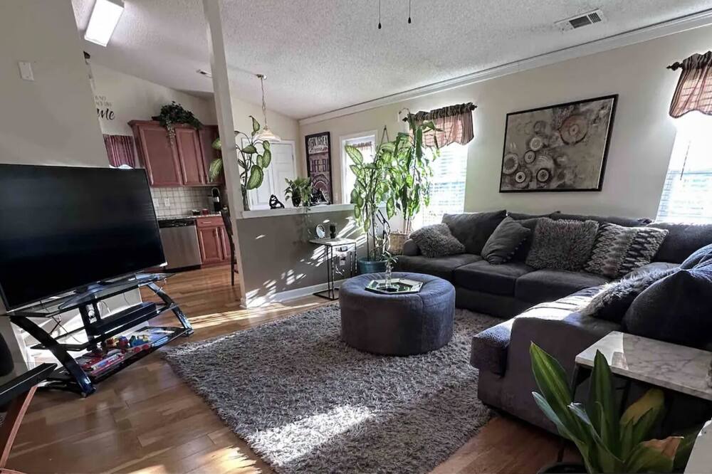 Photo of Livingroom in Lowell