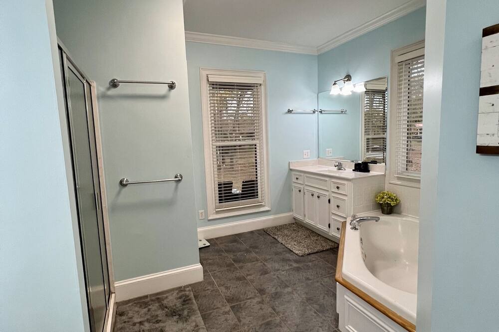 Photo of Bathroom in Chapin