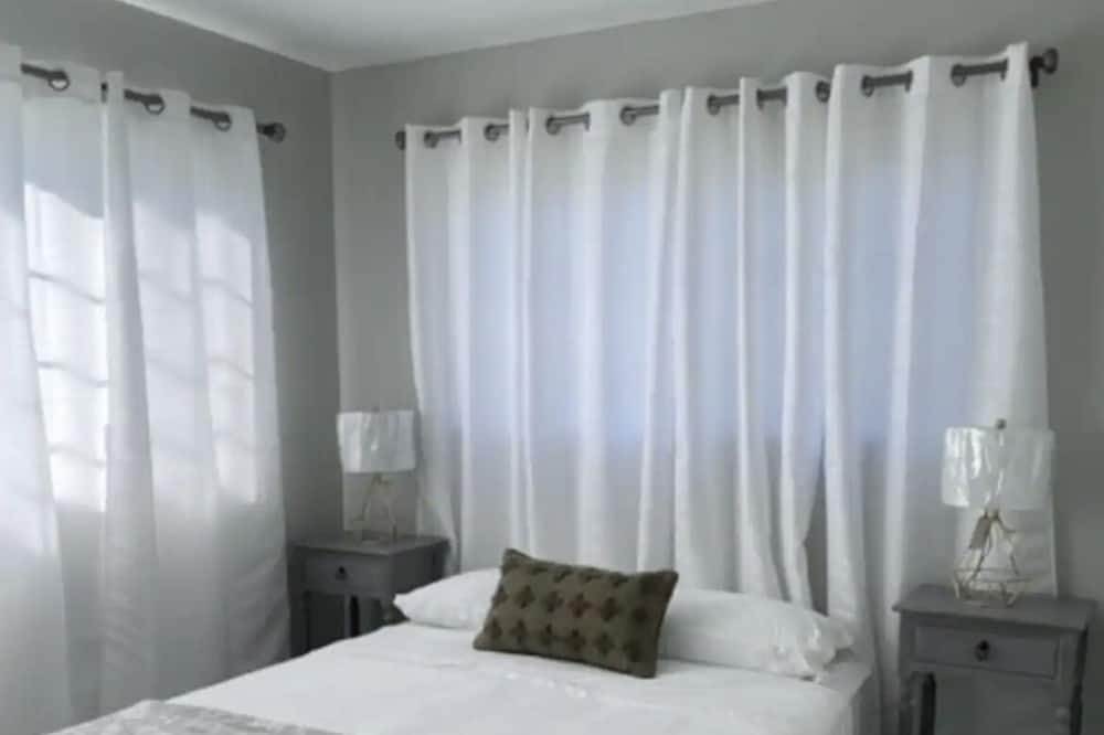Photo of Bedroom in Pacific Heights