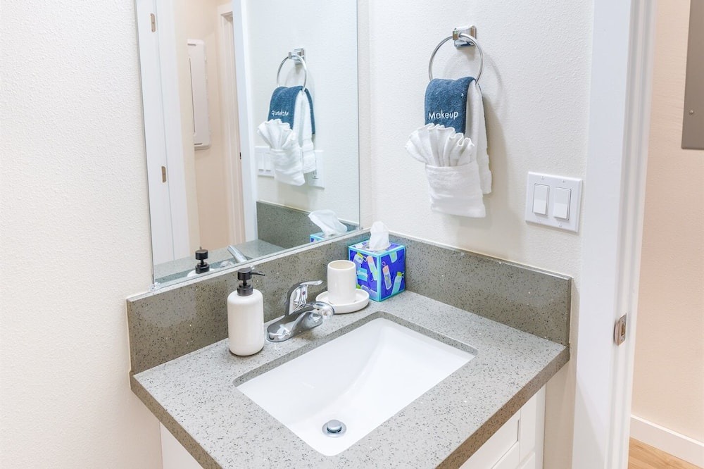 Photo of Bathroom in Kahuku