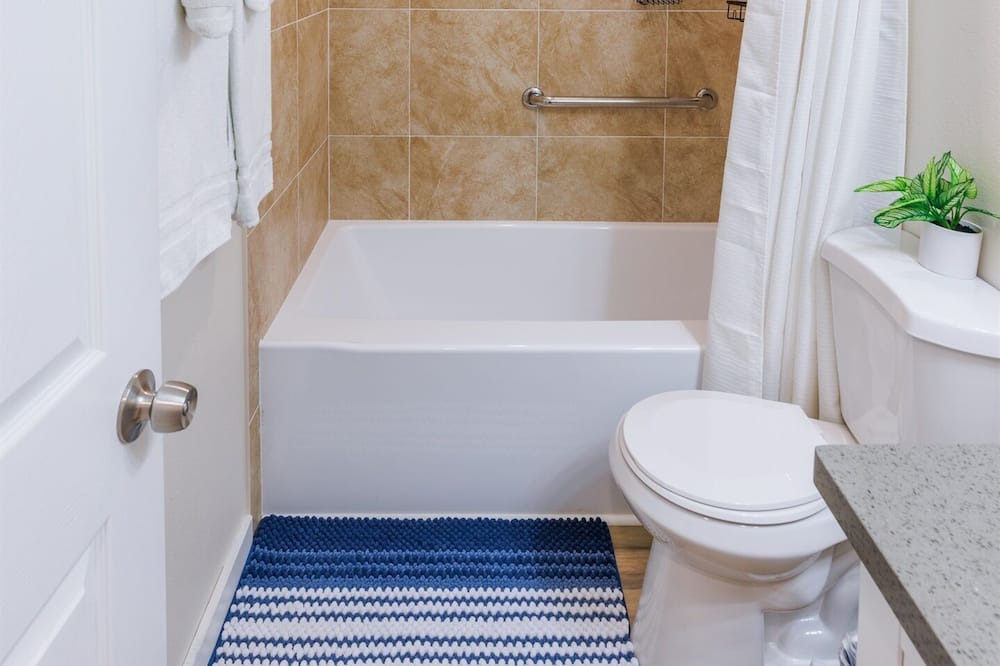 Photo of Bathroom in Kahuku