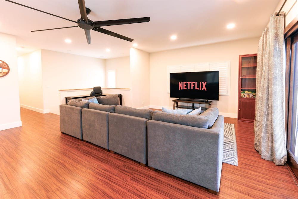 Photo of Livingroom in Ka'a'awa