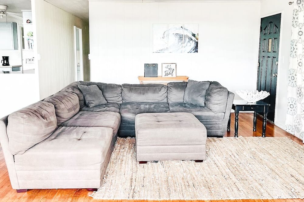 Photo of Livingroom in Punaluu