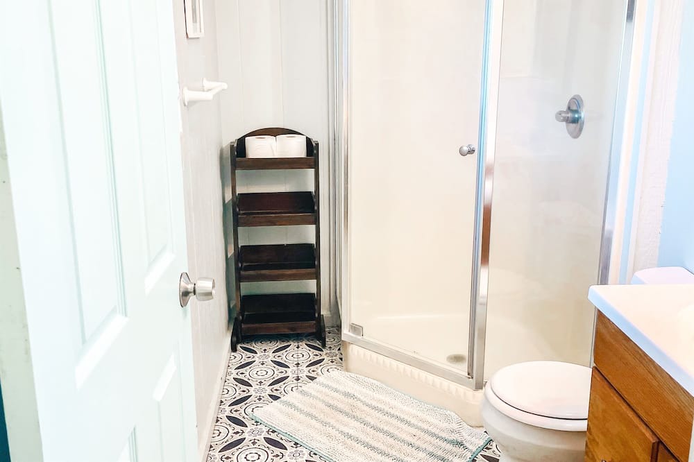 Photo of Bathroom in Punaluu