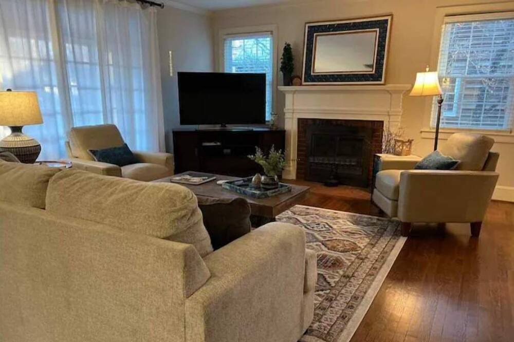 Photo of Livingroom in Danville