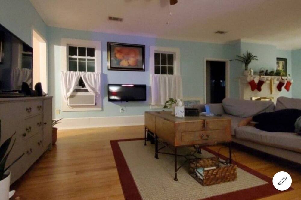 Photo of Livingroom in Swainsboro