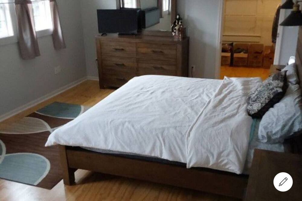 Photo of Bedroom in Swainsboro