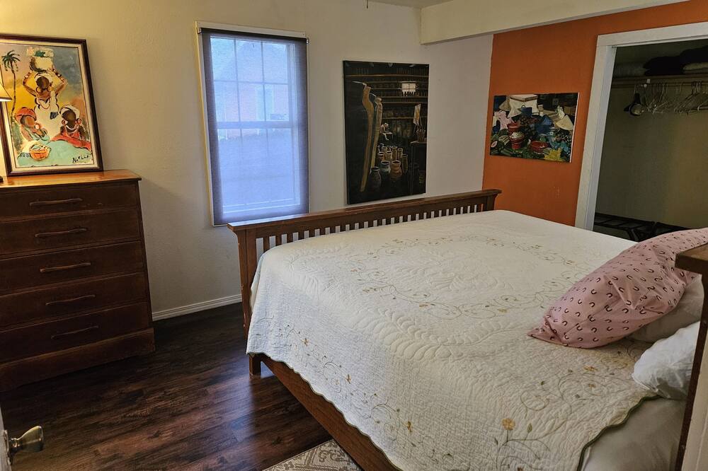 Photo of Bedroom in Rosewood