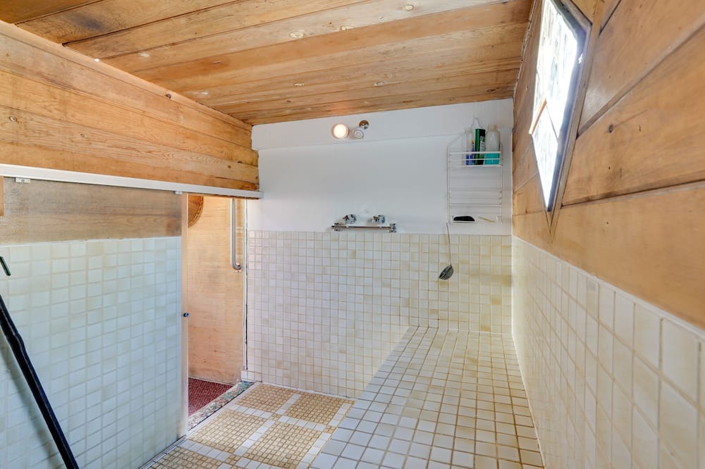 Photo of Bathroom in Ocean View