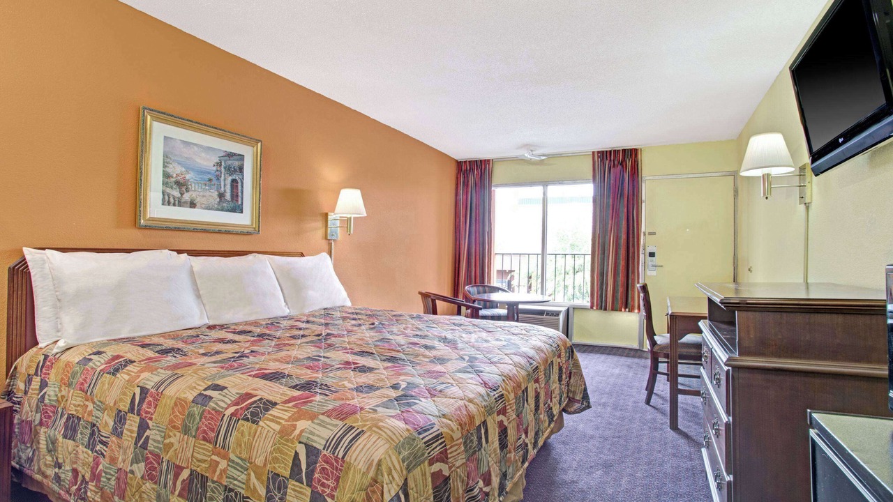 Photo of Bedroom in Benson