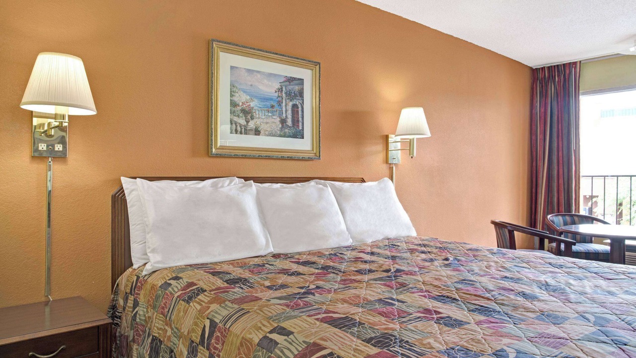 Photo of Bedroom in Benson
