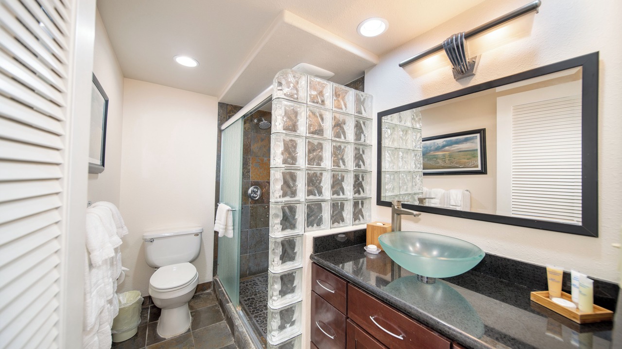 Photo of Bathroom in Kahana
